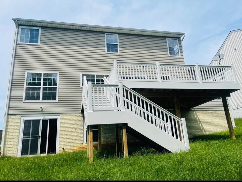 Building Photo - 138 Limestone Way