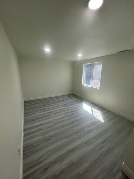 Building Photo - 210 W Monroe Ave