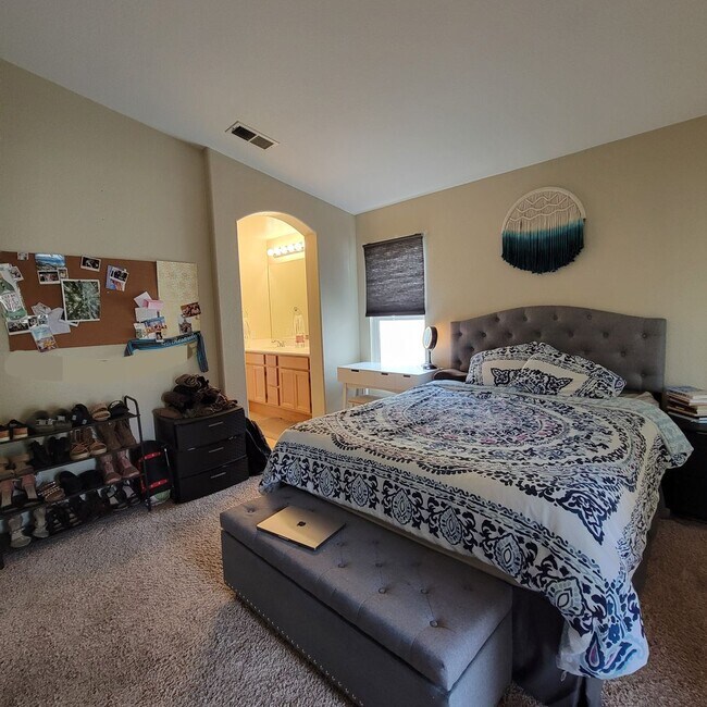 Building Photo - MOVE-IN SPECIAL $500 OFF! Otay Ranch - Gorgeous 2 Bed/2 Bath Condo with Garage