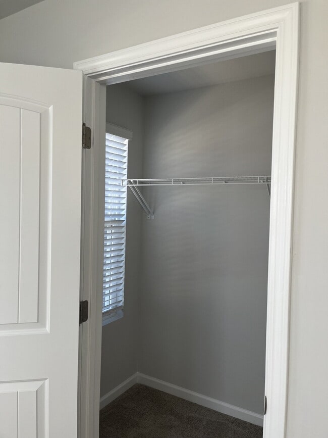 Building Photo - 453 Augustine Dr