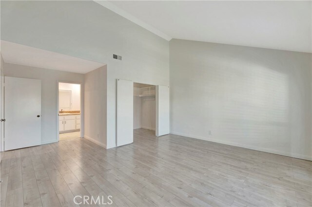 Building Photo - 39 Lakeshore