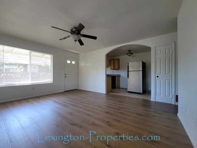 Building Photo - Beautifully Remodeled, 2BD/1BA, Condo Avai...