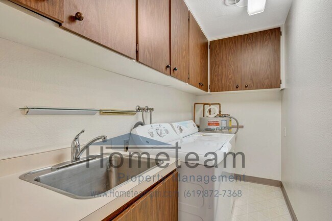 Building Photo - 2 BR/ 2BA 1380 SQFT Point Loma / La Playa ...