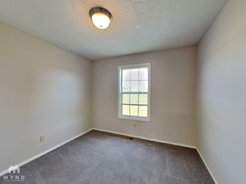 Building Photo - 4876 W Skyler Dr