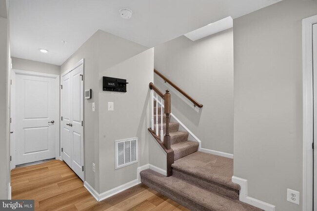 Building Photo - 151 Seldovia Dr