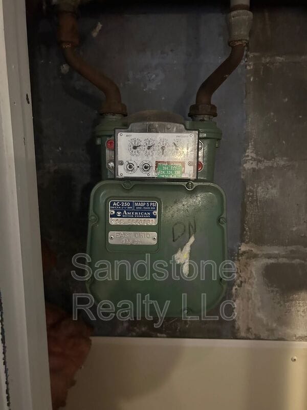 Building Photo - 16775 Libby Rd