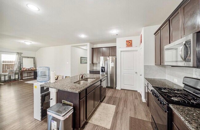 Building Photo - 15419 Royce Holly Dr