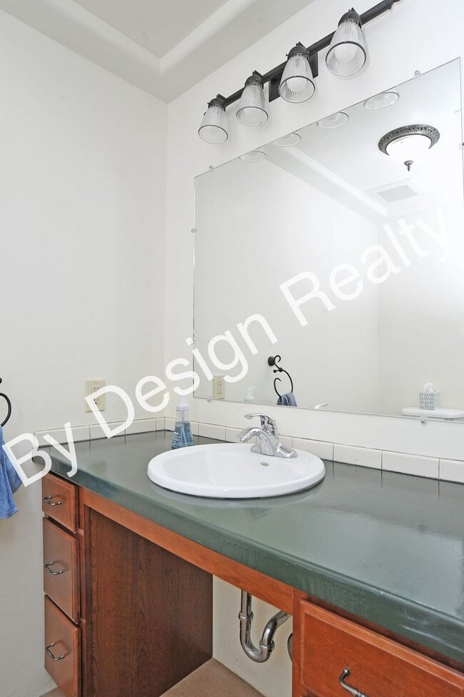 Building Photo - One-of-a-Kind Midtown 3 Bed 2.5 Bath Home | 2,040 SQ FT of Custom Craftsmanship