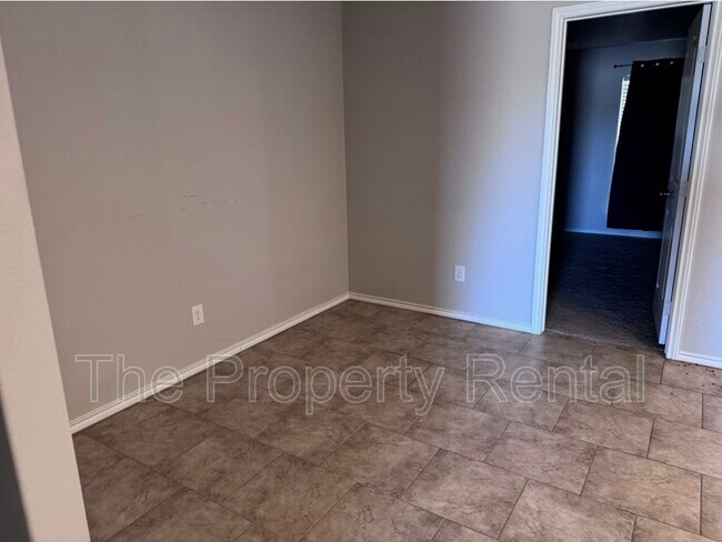 Building Photo - 6817 Baron Dr