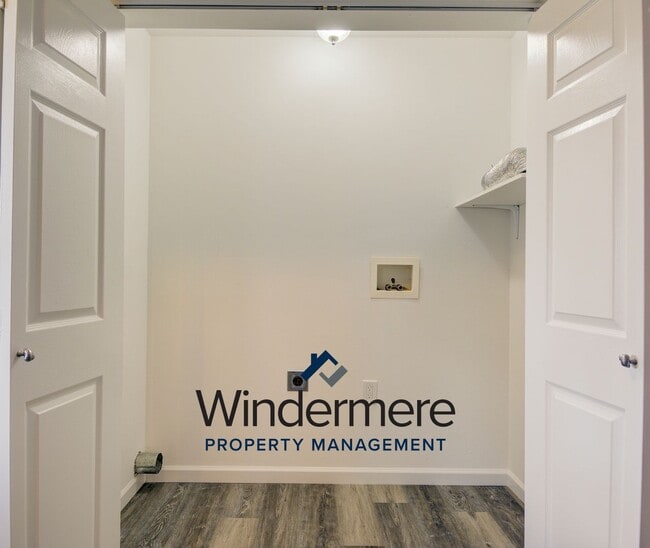 Building Photo - 1 Bed 1 Bath newly remodeled with Large shop **$500 off first months rent**