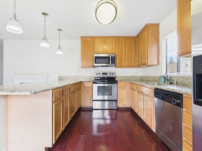 Building Photo - 2 Bedroom Condo at Kimberly Place in Monterey