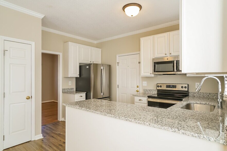 Building Photo - 11 Redding Ct