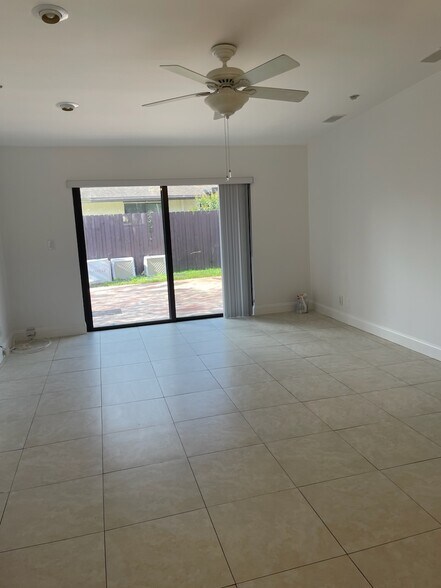 Building Photo - 11298 SW 116th Ter