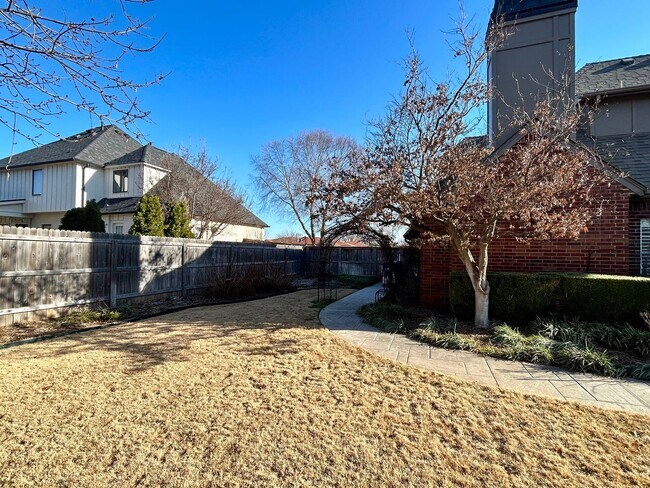 Building Photo - Stunning 4 bedroom, 3 bath home with a pool in beautiful Cedar Ridge!