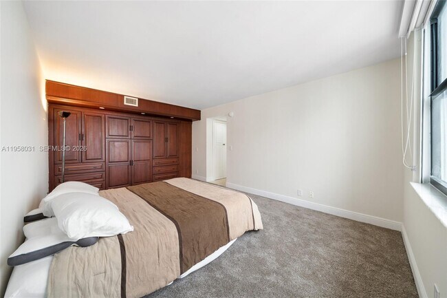 Building Photo - 2301 S Ocean Dr