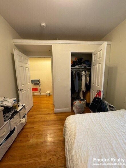 Building Photo - 84 Fenway