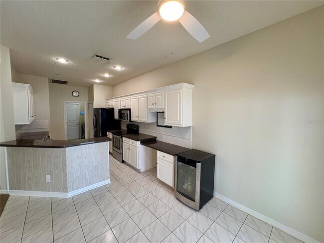 Building Photo - 4652 56th Terrace E