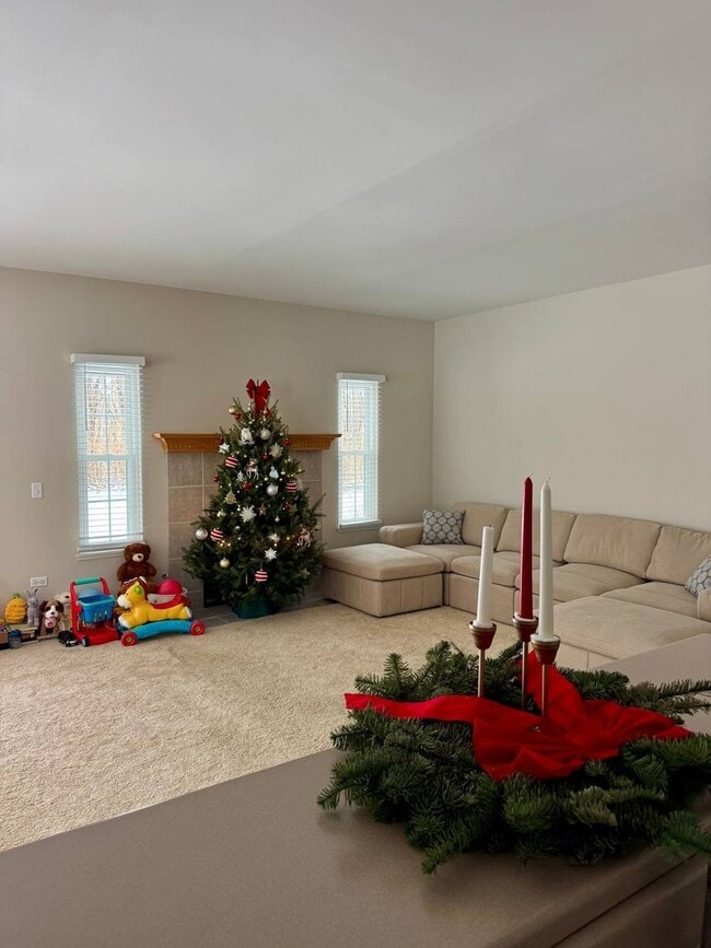 Building Photo - 5261 Pebble Ln