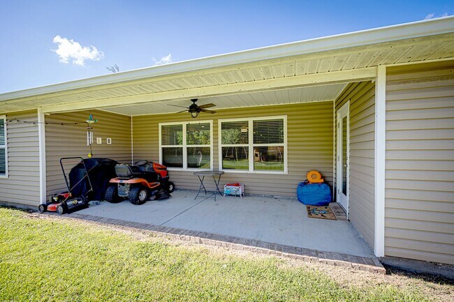 Building Photo - 9125 Bellewood Dr