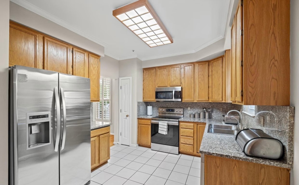 Building Photo - 5714 Silk Tree Dr