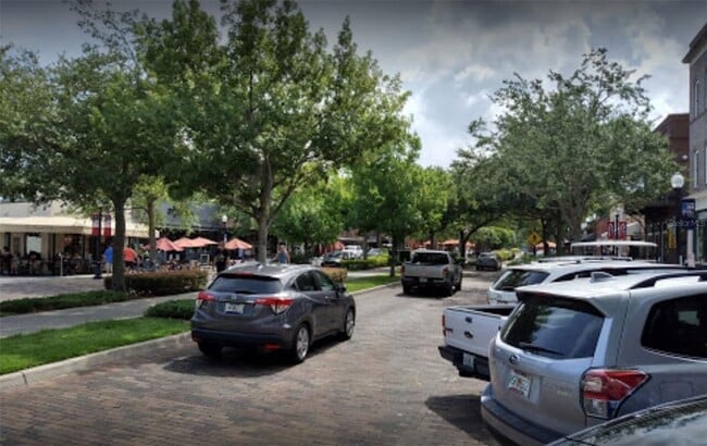 Building Photo - 1301 Eastern Pecan Pl