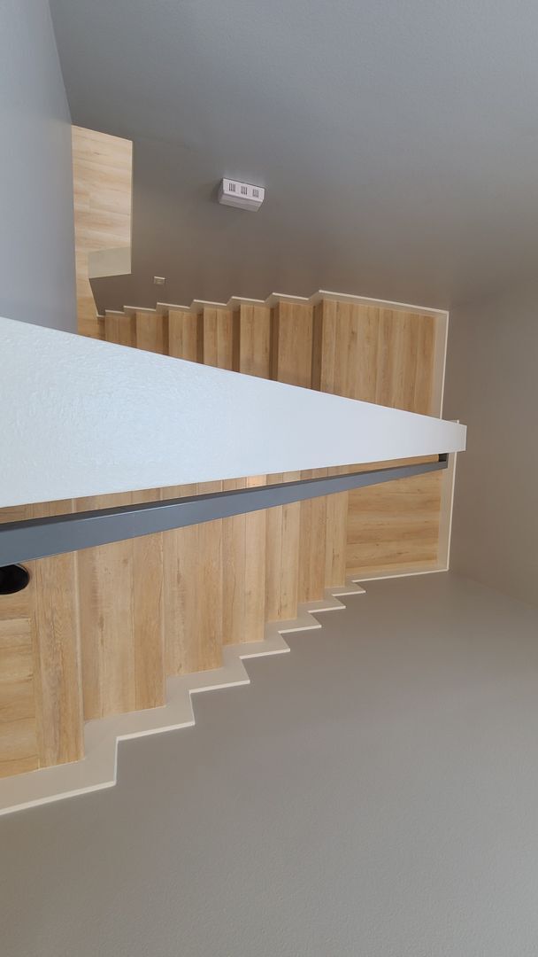 Building Photo - 84(142-144 1/2)