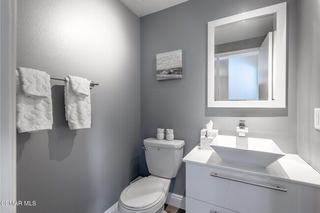 Building Photo - 21901 Burbank Blvd