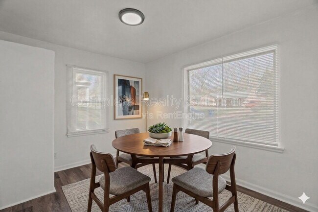 Building Photo - 9823 Winkler Dr