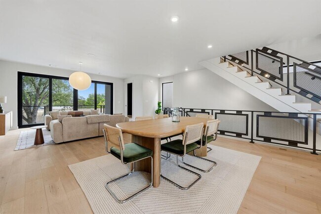 Building Photo - 1403 Barton Hills Dr