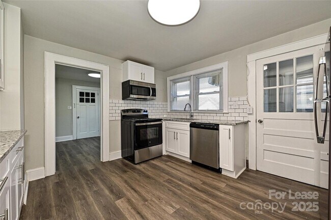 Building Photo - 411 Elizabeth Ave