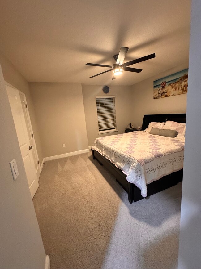 Building Photo - 10916 Honor Rd