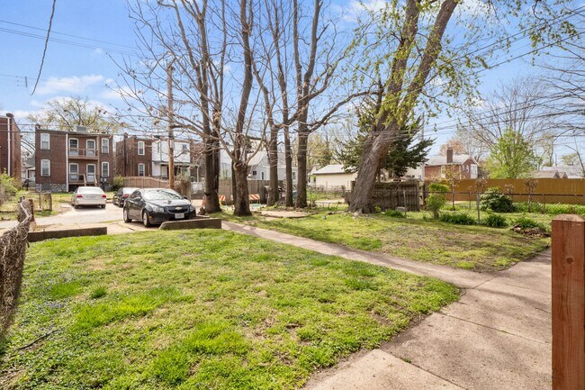 Building Photo - Junie B. Aiata