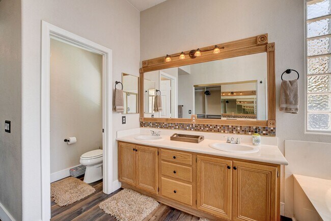 Building Photo - QUALITY FULLY FURNISHED SEVEN HILLS HOME WITH A PRIVATE POOL AND SPA