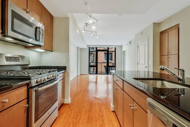 Building Photo - 1117 10th St NW