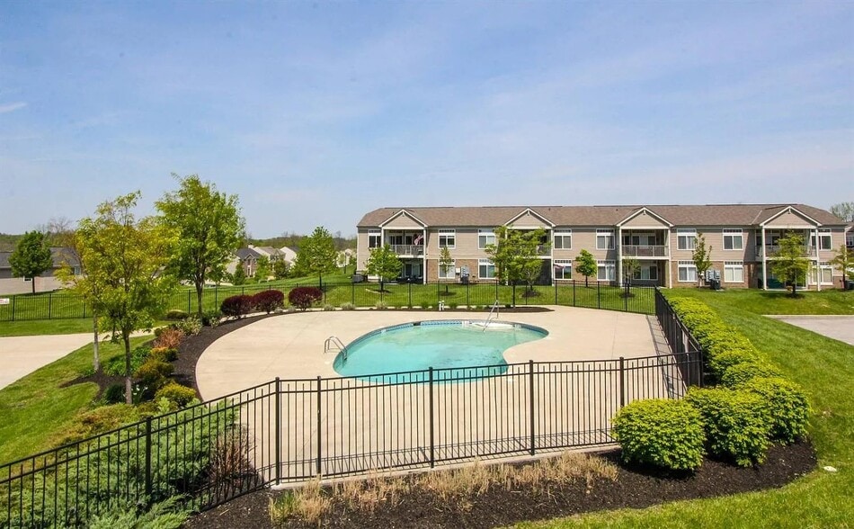 Building Photo - 7947 Oakbridge Way