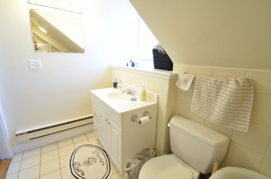 Building Photo - 41 Coolidge St