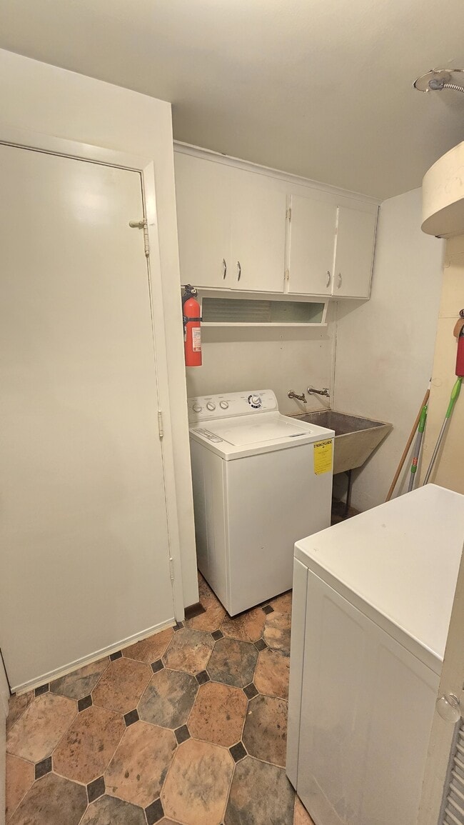 Building Photo - 6546 25th Ave NE