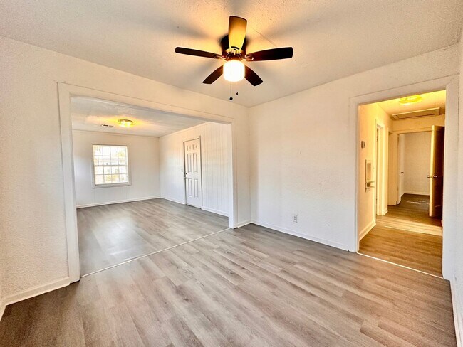 Building Photo - Three bedroom OKC Home - Move in Deposit-Free! (If Qualified)