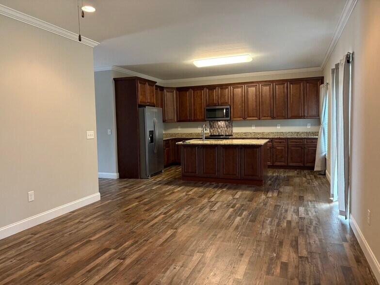 Building Photo - 185 Ridge Pointe Dr