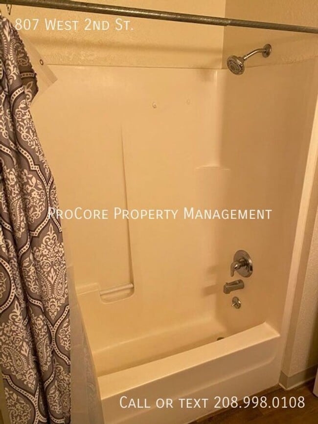 Building Photo - 2-Bed Home in Desirable Meridian.. with Sm...