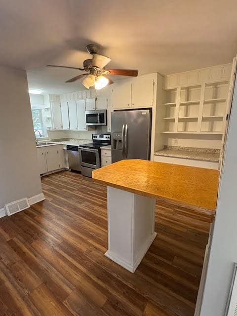 Building Photo - "Charming 3-Bed Duplex with Gleaming Hardw...
