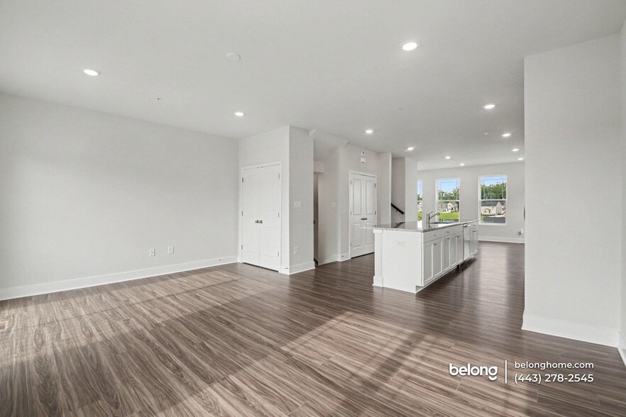 Building Photo - 6876 Barrowfield Pl