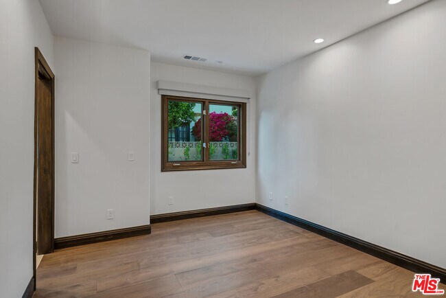 Building Photo - 4265 Denny Ave