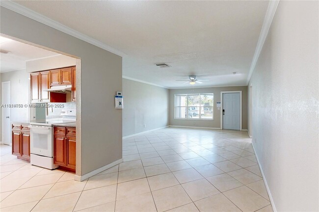 Building Photo - 841 SW 63rd Ave
