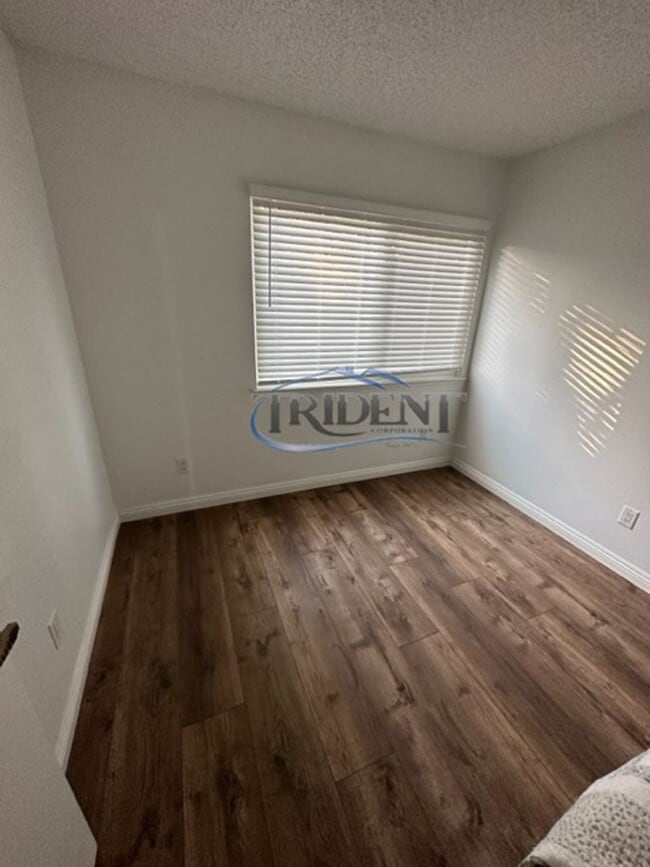 Building Photo - 3 bedroom, 2 ½ bath townhouse, located in The Grove gated community