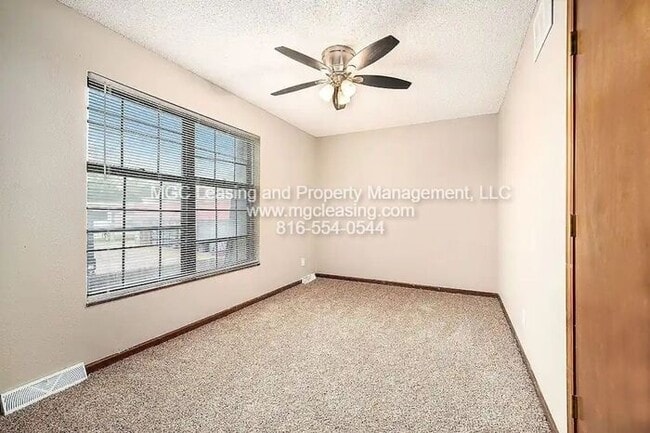 Building Photo - Large Master Bedroom - just in time for Fa...