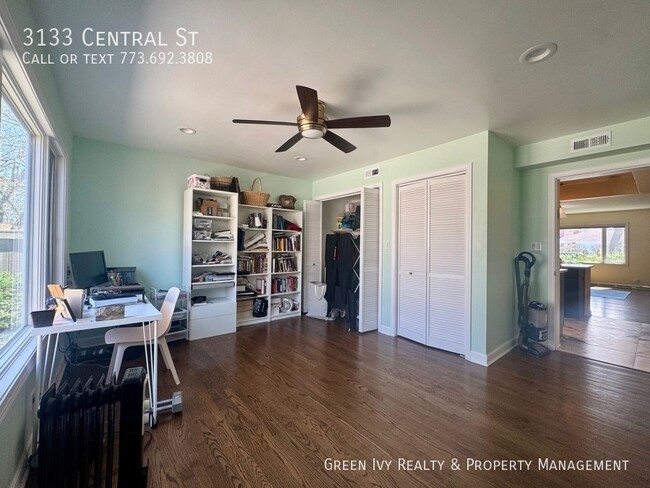 Building Photo - 3133 Central St