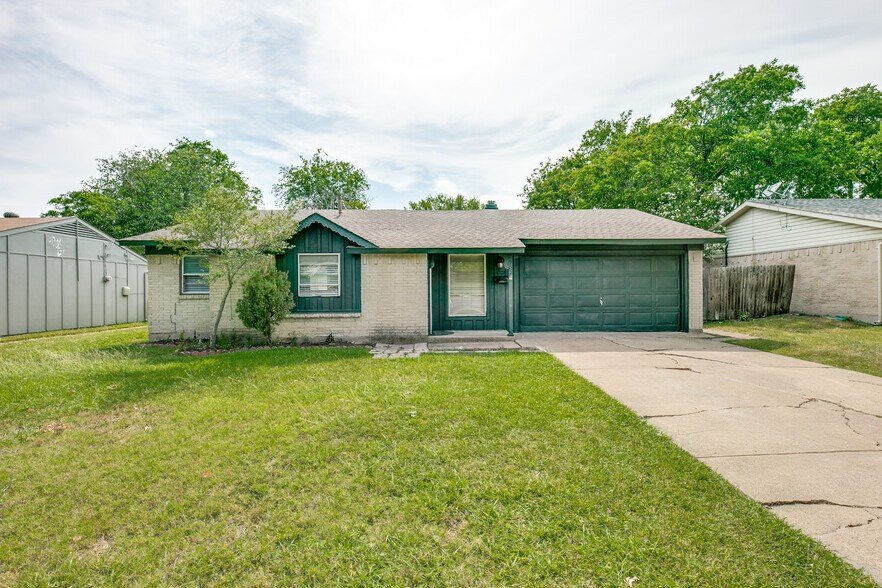 Primary Photo - 209 Wake Dr