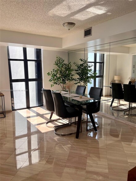 Building Photo - 4000 Towerside Ter