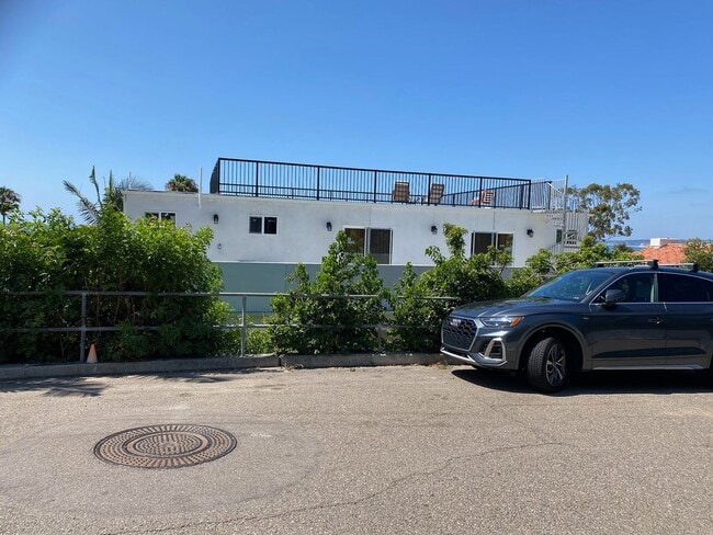 Building Photo - Gorgeous luxury flat with ocean view in La Jolla. Gustavo Lopez